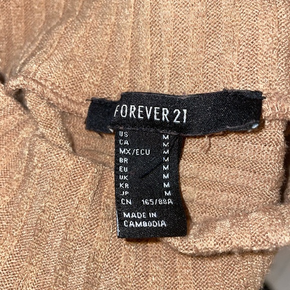 Forever 21 mock neck long sleeve/sweater - Picture 3 of 3